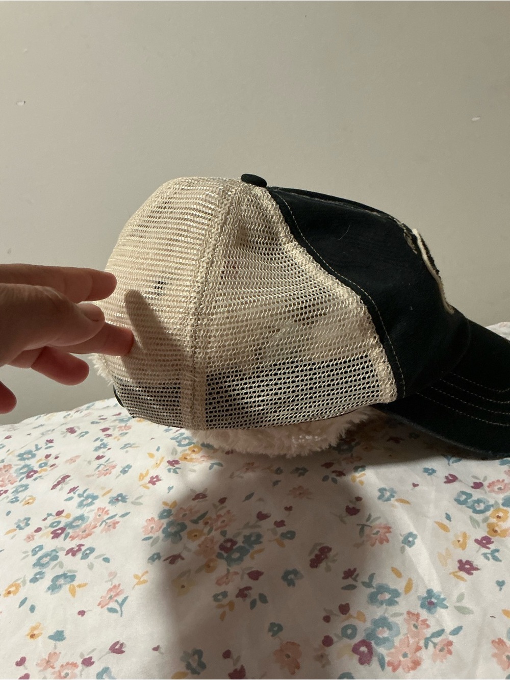 Polo by Ralph Lauren Black and Cream New York Trucker Hat - Picture 4 of 5